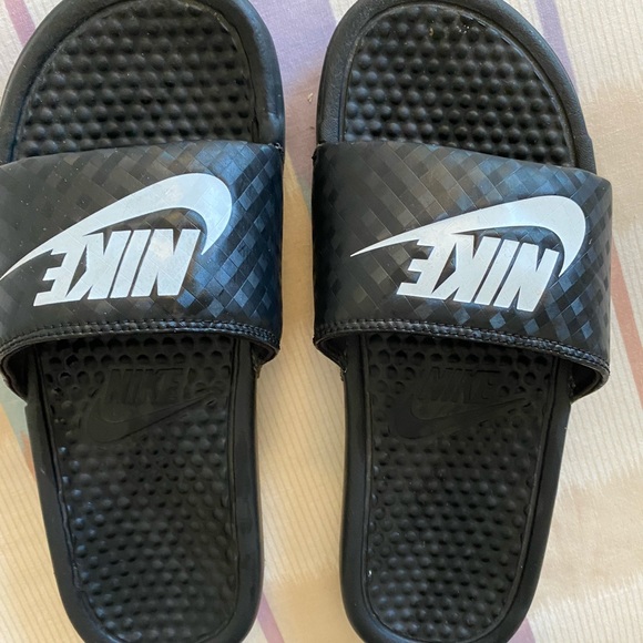 Nike slides - Picture 2 of 6